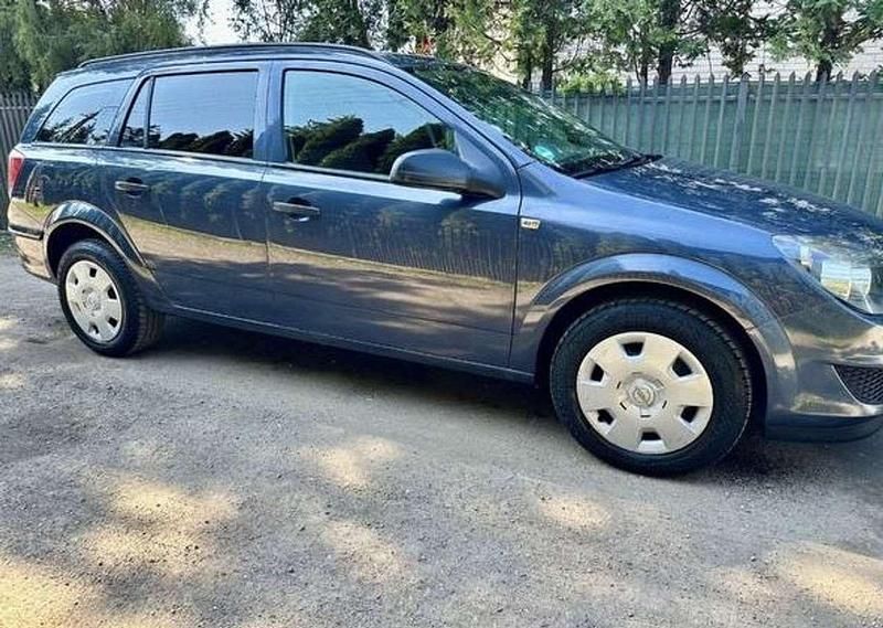 Gebraucht Opel Astra Edition 116 PS (85 kW) 2009 Kombi