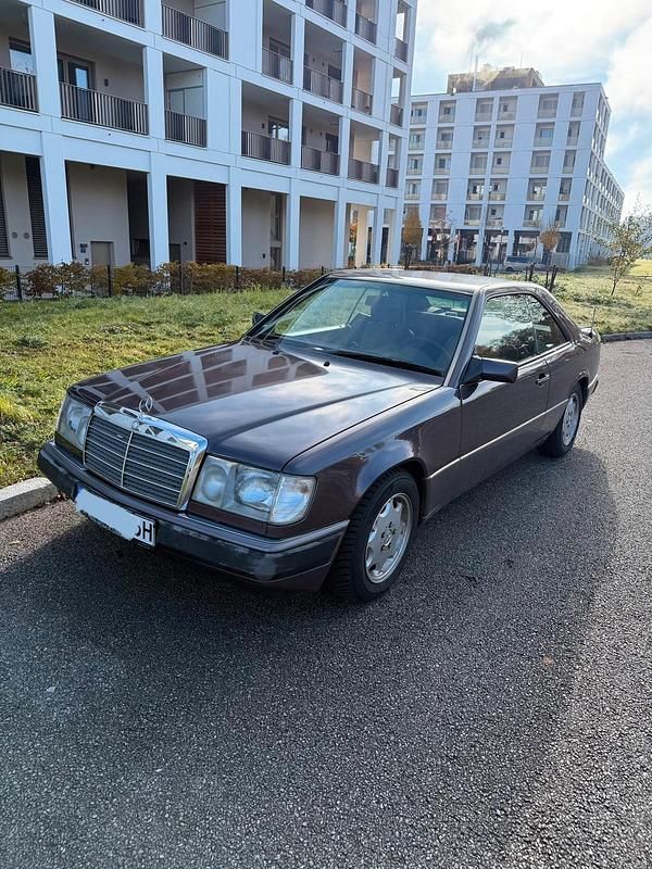 Gebraucht 1992 Mercedes E220 Coupé | 5.999 € - Bild 1/4