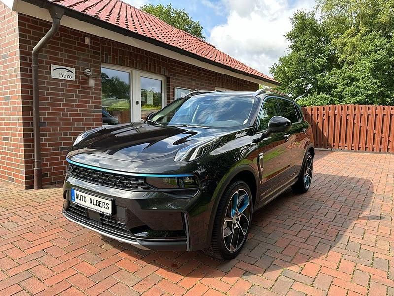 Schwarz Gebraucht 2022 Lynk & Co 01 SUV | 24.500 € - Bild 1/4