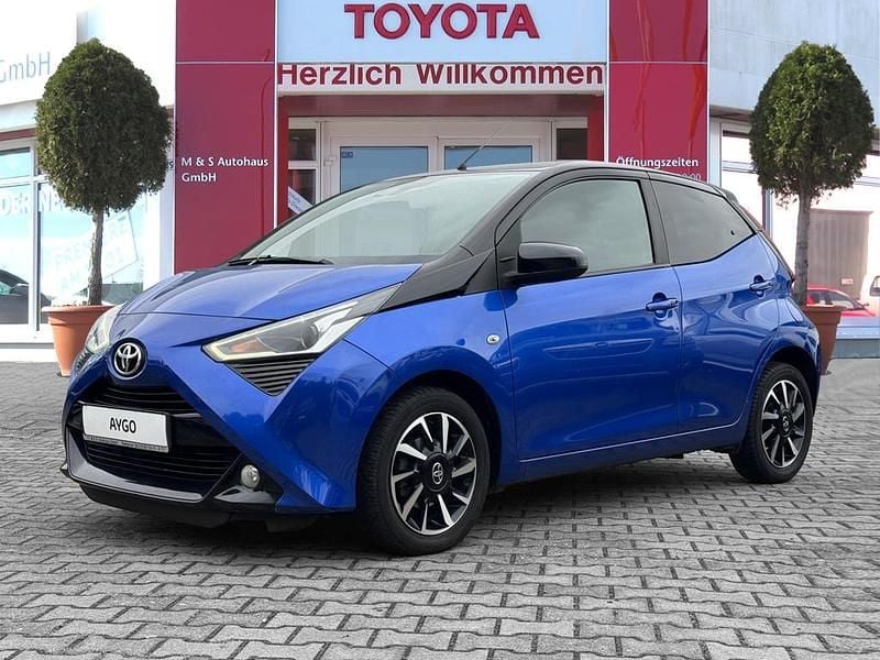 Blau Gebraucht 2021 Toyota Aygo Kleinwagen | 10.470 € (Fairer Preis) - Bild 1/4