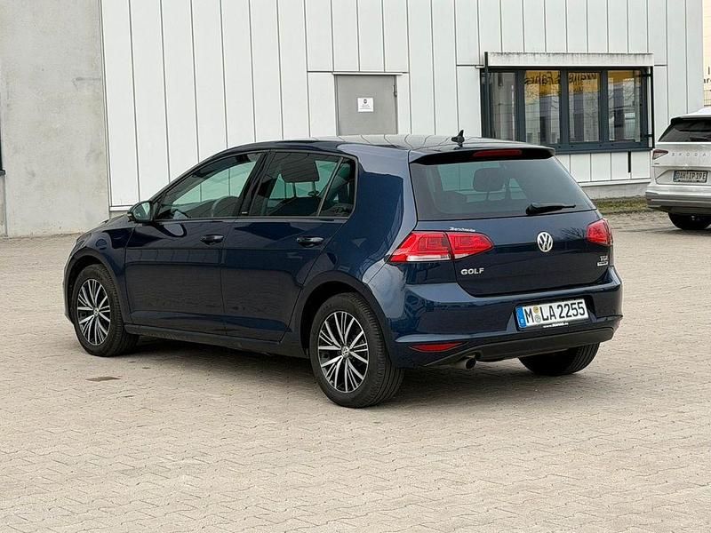 Gebraucht VW Golf VII Allstar 110 PS (80 kW) 2016 Blau Limousine