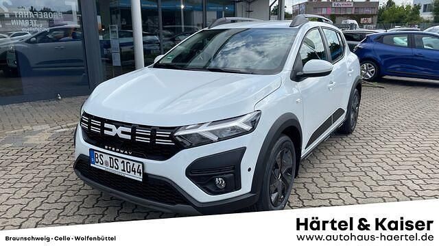 Weiß Gebraucht 2024 Dacia Sandero Expression Kleinwagen | 16.390 € (Guter Preis) - Bild 1/2