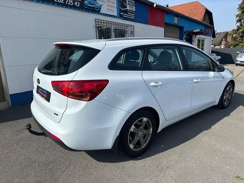 Gebraucht Kia Ceed 128 PS (94 kW) 2014 (wd) cassa with Kleinwagen