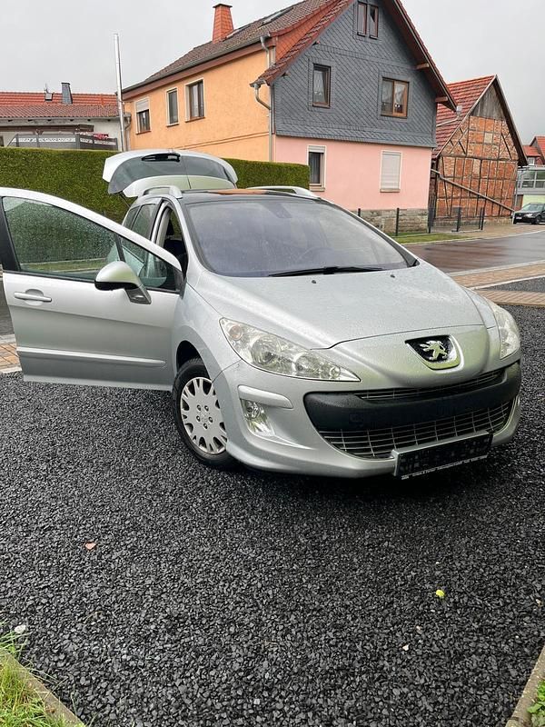 Grau Gebraucht 2009 Peugeot 308 Kombi | 2.300 € (Guter Preis) - Bild 1/4