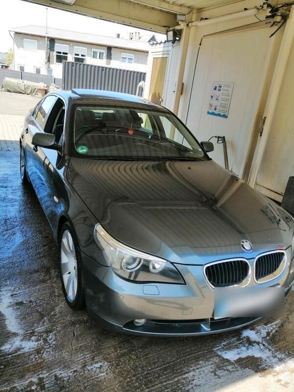 Grau Gebraucht 2004 BMW 530 Limousine | 6.600 € (Fairer Preis) - Bild 1/4