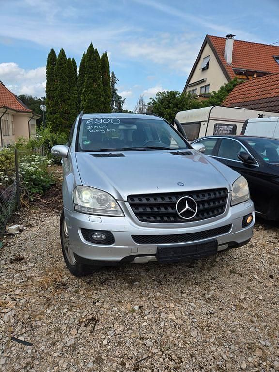 Gebraucht Mercedes ML320 224 PS (164 kW) 2005 Silber SUV