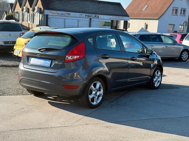 Gebraucht Ford Fiesta 52 PS (38 kW) 2009 Grau Kleinwagen