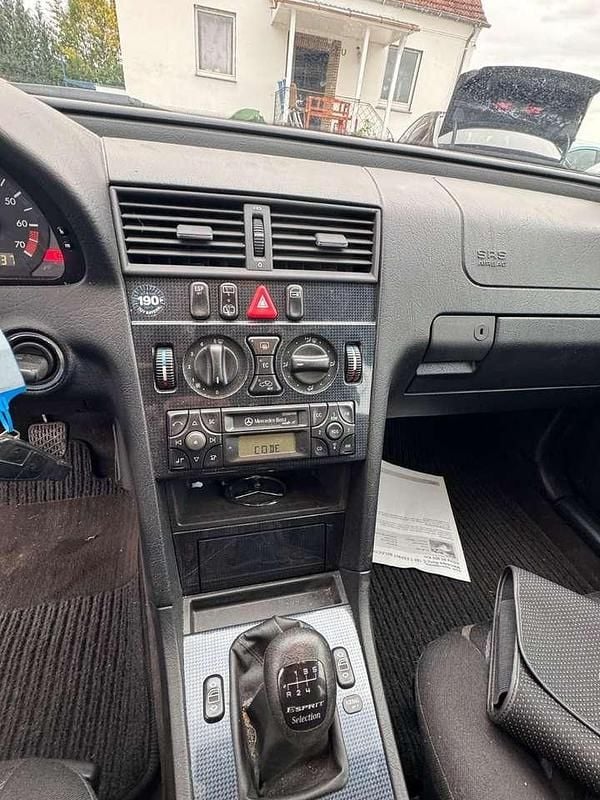 Gebraucht Mercedes C180 122 PS (89 kW) 2000 Silber Kombi