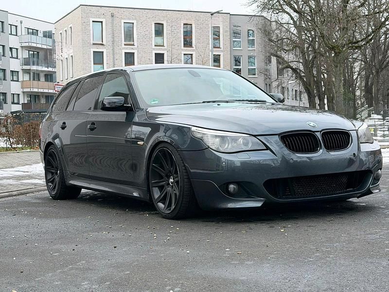 Gebraucht BMW 530 M Sport 235 PS (172 kW) 2009 Grau Kombi