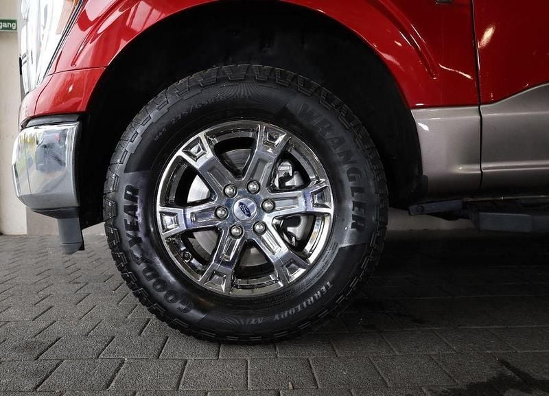 Gebraucht Ford V8 401 PS (294 kW) 2022 Rot SUV