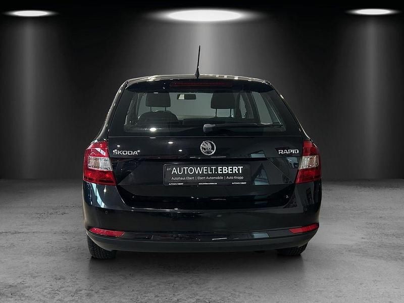 Gebraucht Skoda Rapid Ambition 86 PS (63 kW) 2015 Schwarz Kleinwagen
