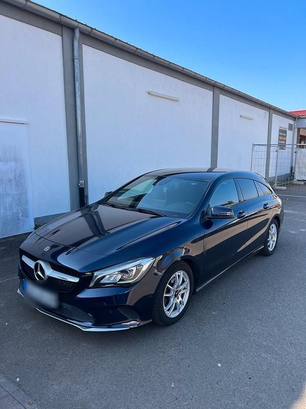 Gebraucht Mercedes CLA180 120 PS (88 kW) 2018 Blau Limousine