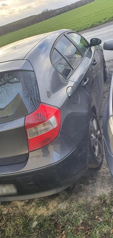 Gebraucht BMW 116 116 PS (85 kW) 2004 Grau Kleinwagen