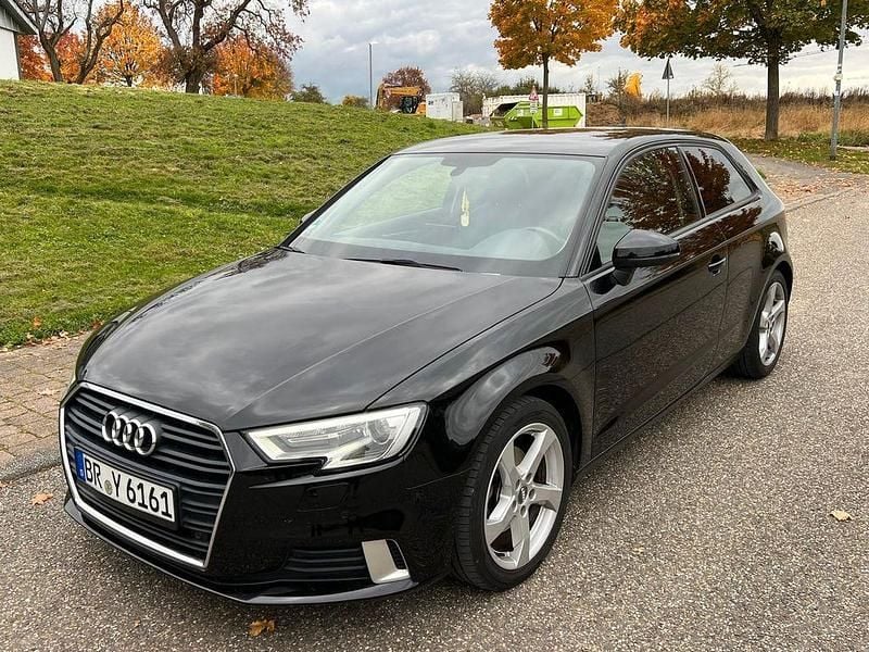 Schwarz Gebraucht 2017 Audi A3 Sport Limousine | 13.199 € (Superpreis) - Bild 1/4