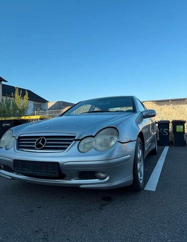 Grau Gebraucht 2003 Mercedes C200 Coupé | 699 € (Superpreis) - Bild 1/4