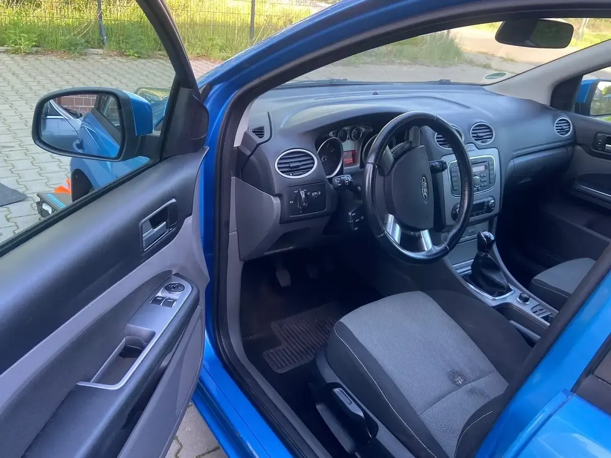 Gebraucht Ford Focus 101 PS (74 kW) 2010 Kombi