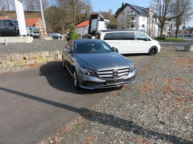 Gebraucht Mercedes E220 194 PS (142 kW) 2018 Grau Limousine