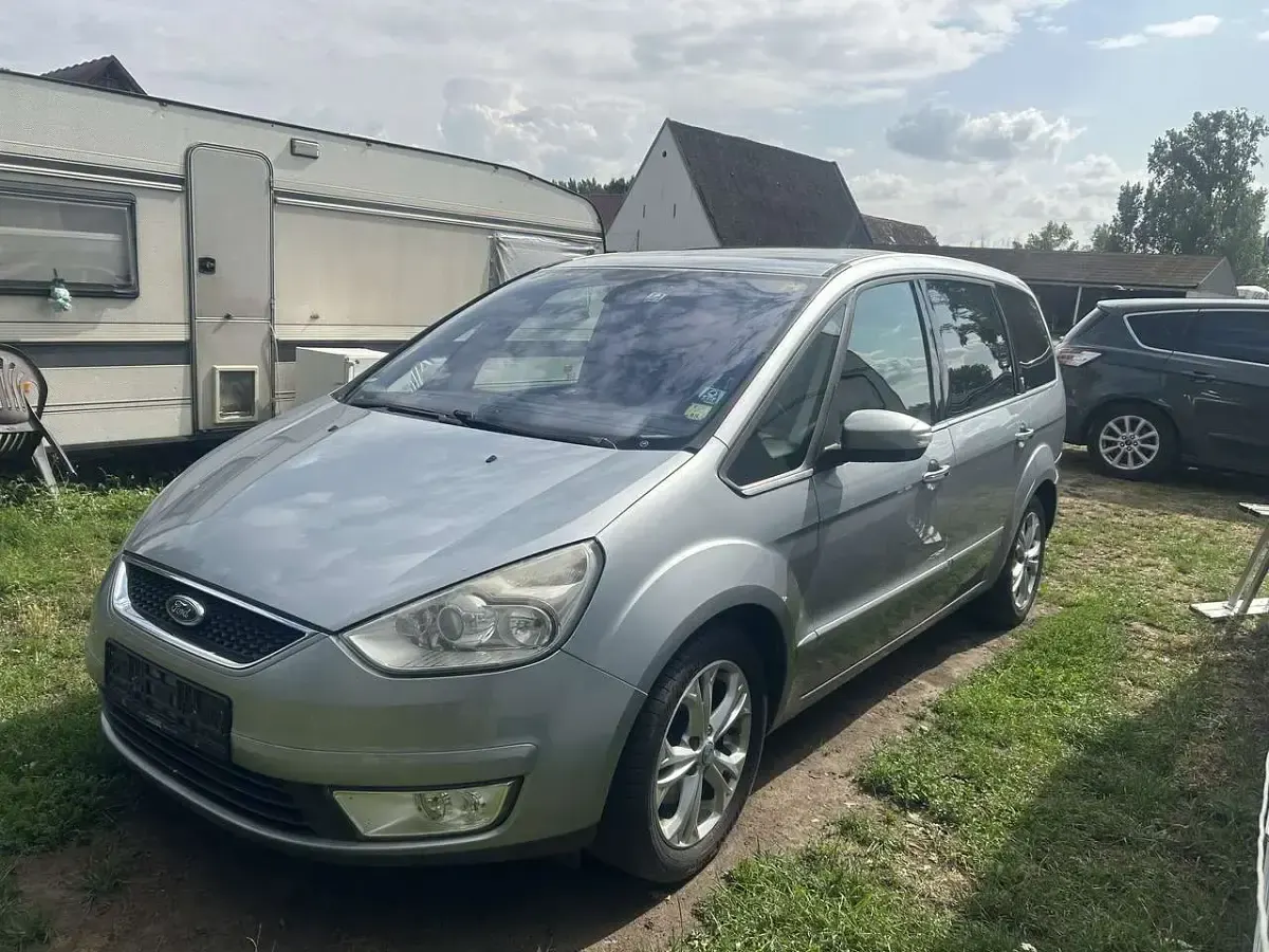 Używany Ford Galaxy Ghia 140 KM (102 kW) 2007 Minivan