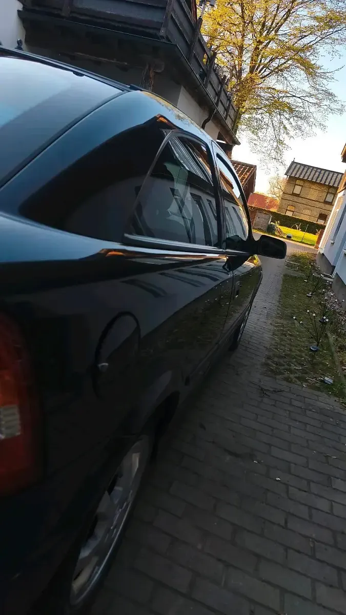 Gebraucht Opel Astra 101 PS (74 kW) 2000 Schwarz Coupé
