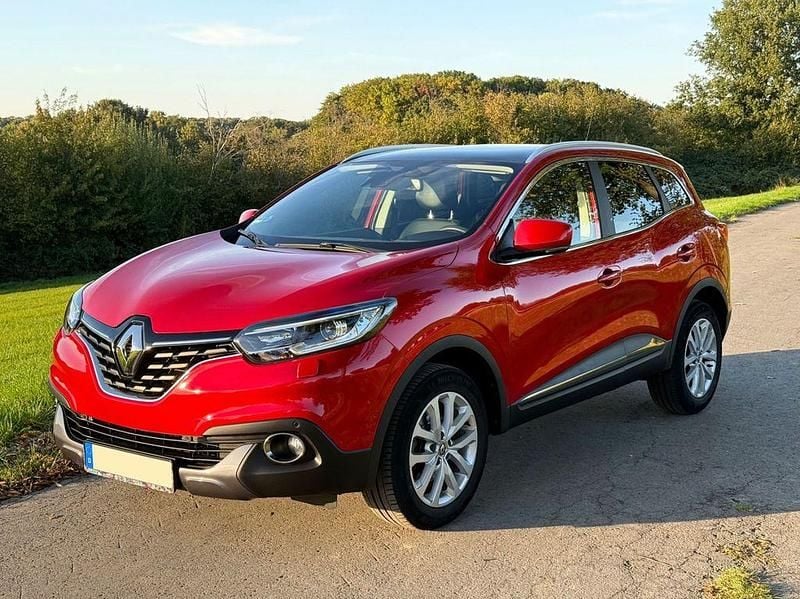 Rot Gebraucht 2018 Renault Kadjar Bose Edition SUV | 12.490 € (Guter Preis) - Bild 1/4
