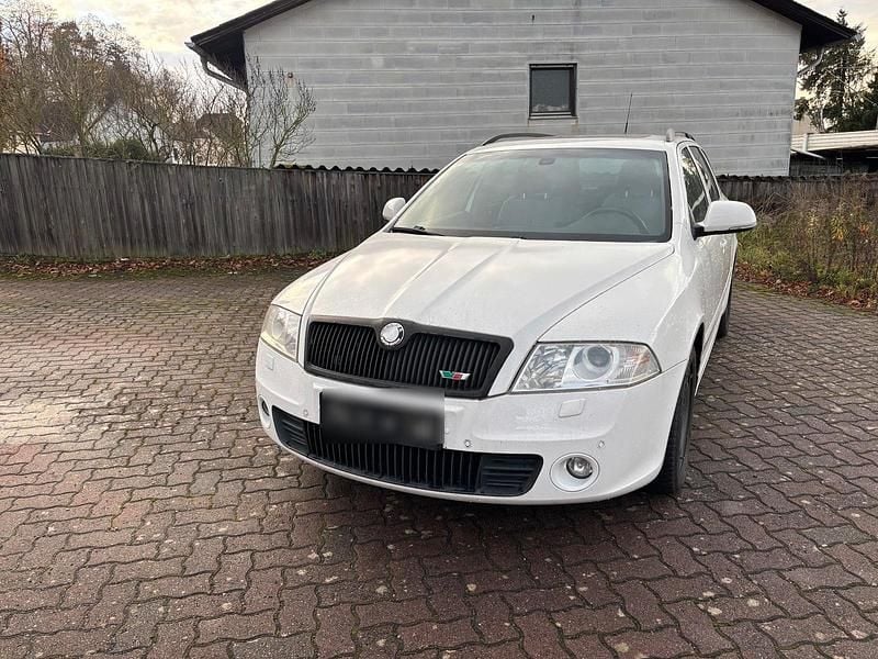 Weiß Gebraucht 2009 Skoda Octavia RS Kombi | 2.200 € (Superpreis) - Bild 1/4