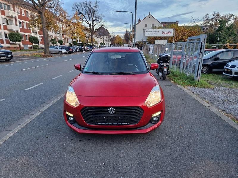 Rot Gebraucht 2019 Suzuki Swift Basic Limousine | 9.600 € (Fairer Preis) - Bild 1/4