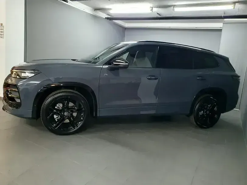 Usata VW Tayron R-line 193 CV (141 kW) 2026 Grigio SUV