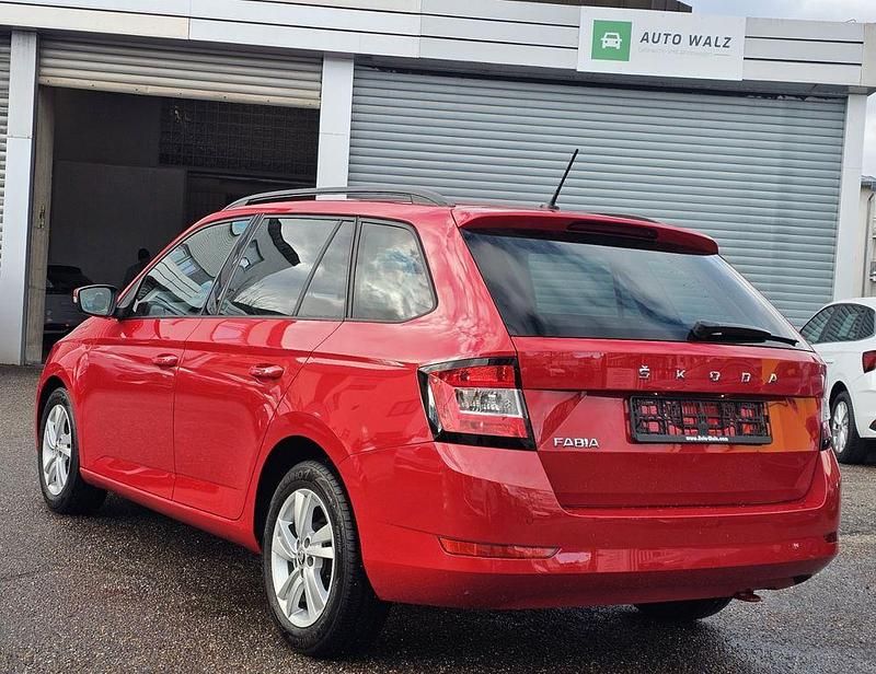 Gebraucht Skoda Fabia Ambition 95 PS (69 kW) 2022 Rot Kleinwagen