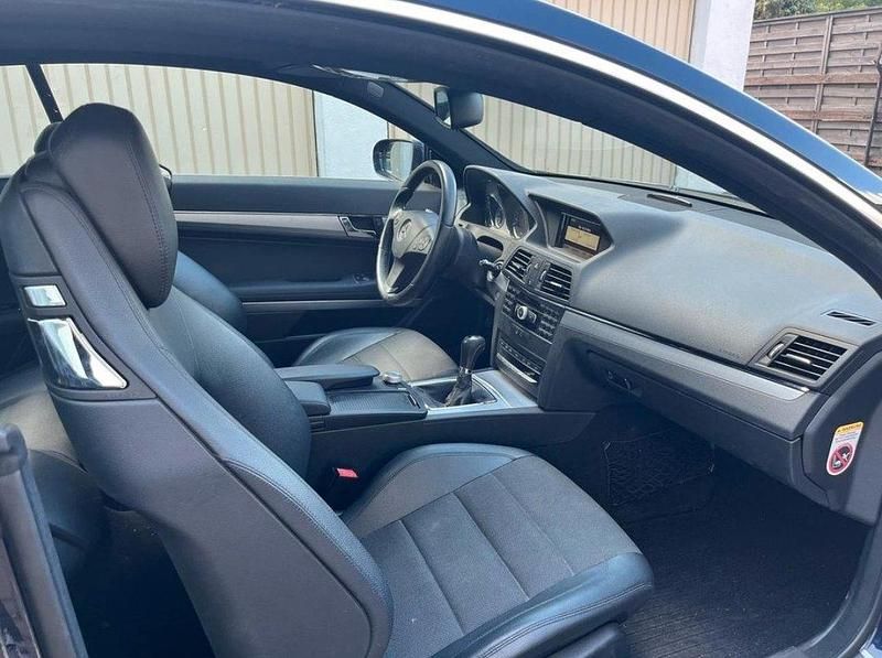 Gebraucht Mercedes E250 204 PS (150 kW) 2009 Blau Coupé