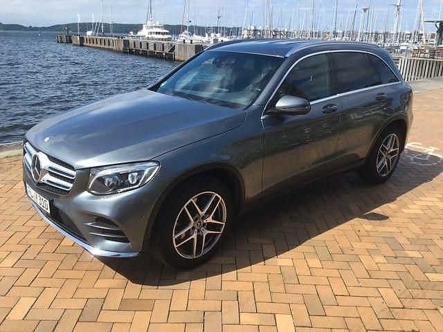 Grau Gebraucht 2017 Mercedes GLC250 AMG line SUV | 23.250 € (Guter Preis) - Bild 1/4