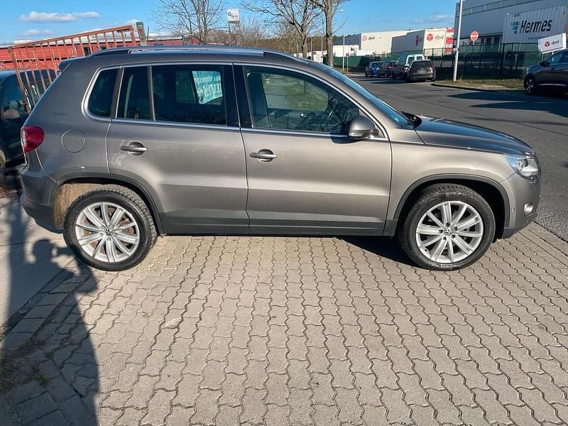 Gebraucht VW Tiguan 140 PS (102 kW) 2010 Grau SUV