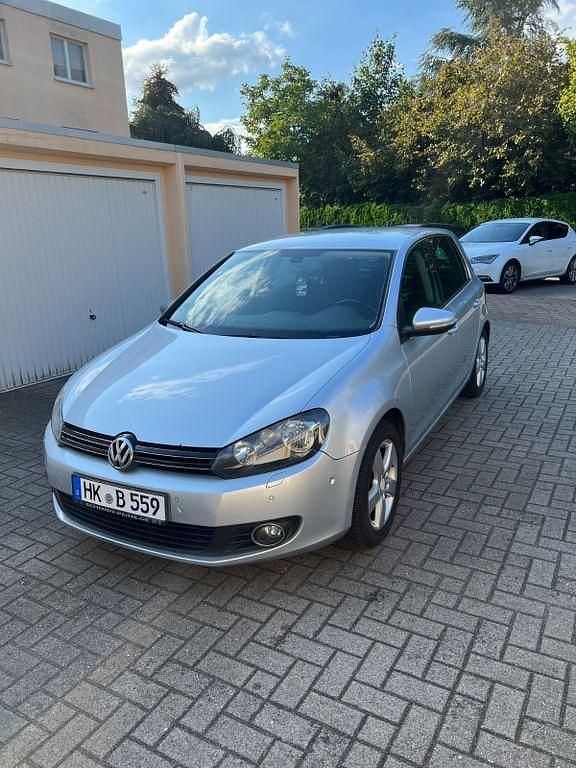 Silber Gebraucht 2010 VW Golf VI Comfortline Limousine | 3.799 € (Guter Preis) - Bild 1/4
