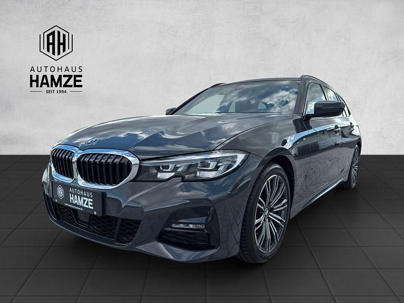 Grau Gebraucht 2020 BMW 318 M Sport Limousine | 24.490 € (Fairer Preis) - Bild 1/4
