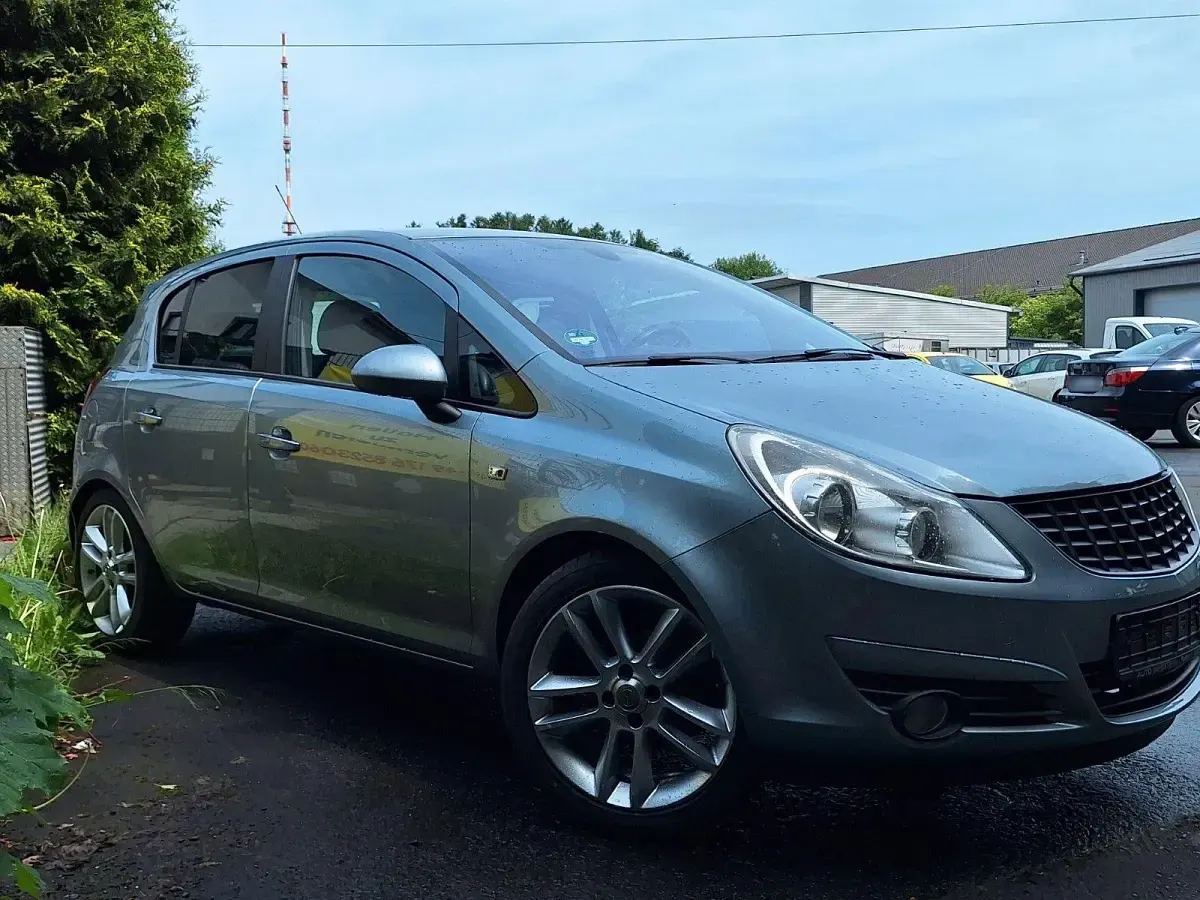 Gebraucht Opel Corsa Color Edition 101 PS (74 kW) 2010 Kleinwagen
