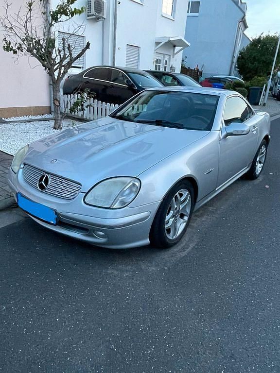 Silber Gebraucht 2003 Mercedes SLK200 Edition Cabrio | 3.999 € (Superpreis) - Bild 1/4