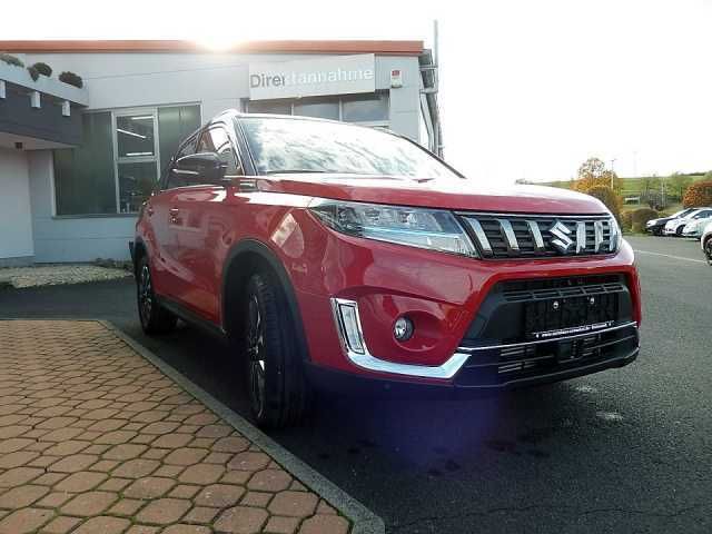 Gebraucht Suzuki Vitara Comfort+ 129 PS (94 kW) 2022 Rot SUV