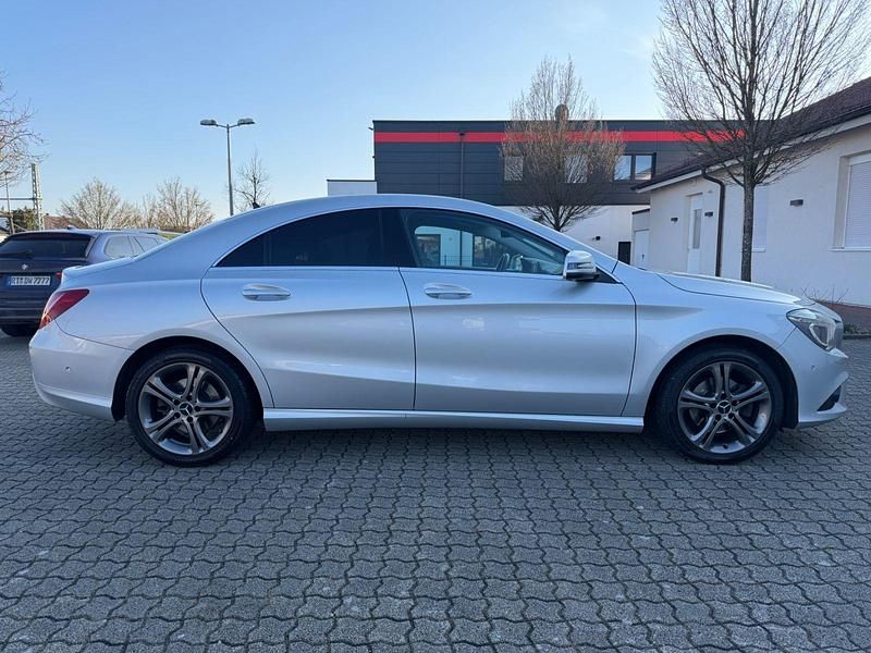 Gebraucht Mercedes CLA200 156 PS (114 kW) 2015 Silber Coupé