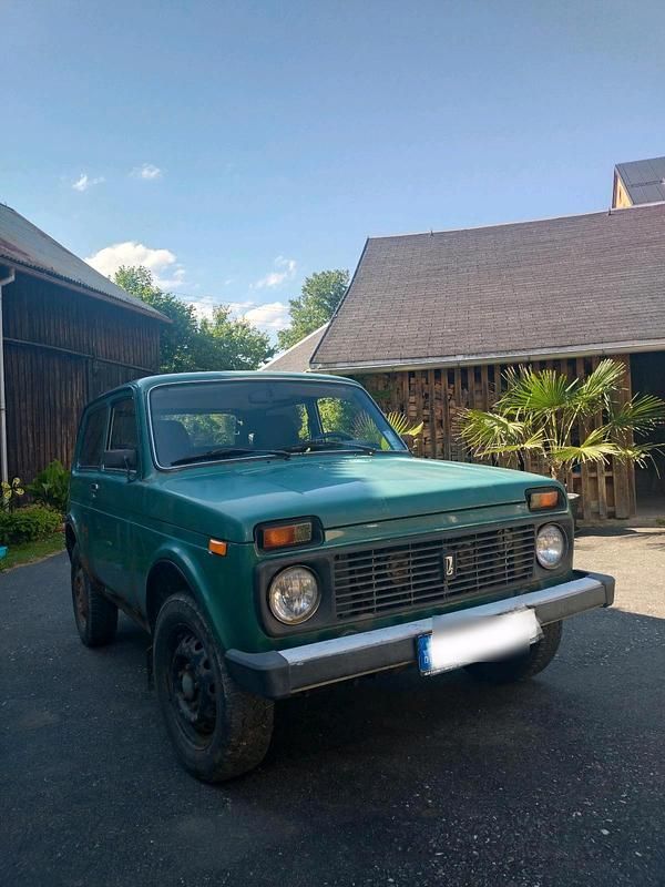 Grün Gebraucht 2005 Lada niva SUV | 1.400 € - Bild 1/4