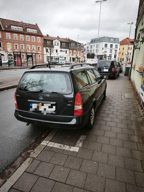 Gebraucht Opel Astra 101 PS (74 kW) 2001 Schwarz Kombi