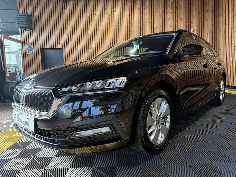 Schwarz Gebraucht 2022 Skoda Octavia Kombi | 19.890 € (Fairer Preis) - Bild 1/4