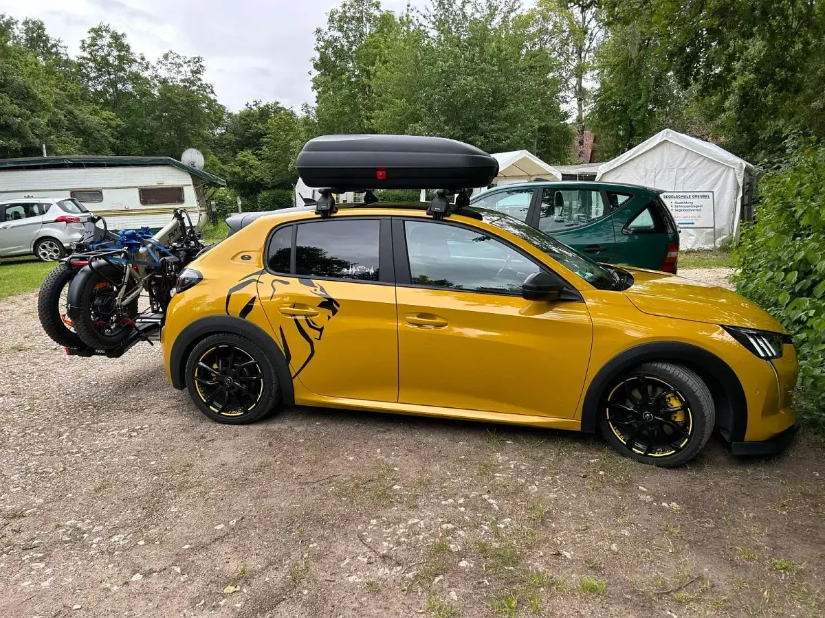 Gebraucht Peugeot e-208 GTi 100 kW (136 PS) 2020 Gelb Kleinwagen