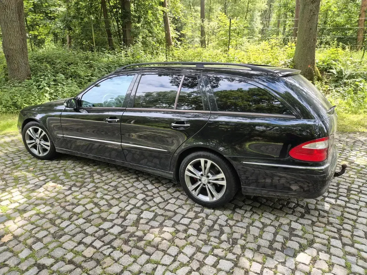 Gebraucht Mercedes E270 177 PS (130 kW) 2003 Schwarz Kombi