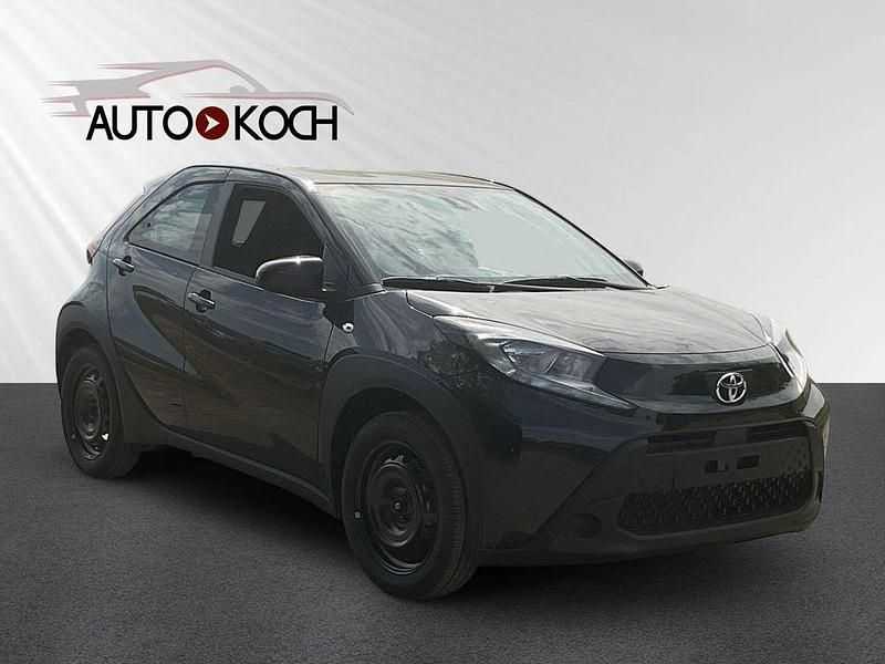 Schwarz Neu 2025 Toyota Aygo Business Edition Kleinwagen | 17.840 € - Bild 1/4