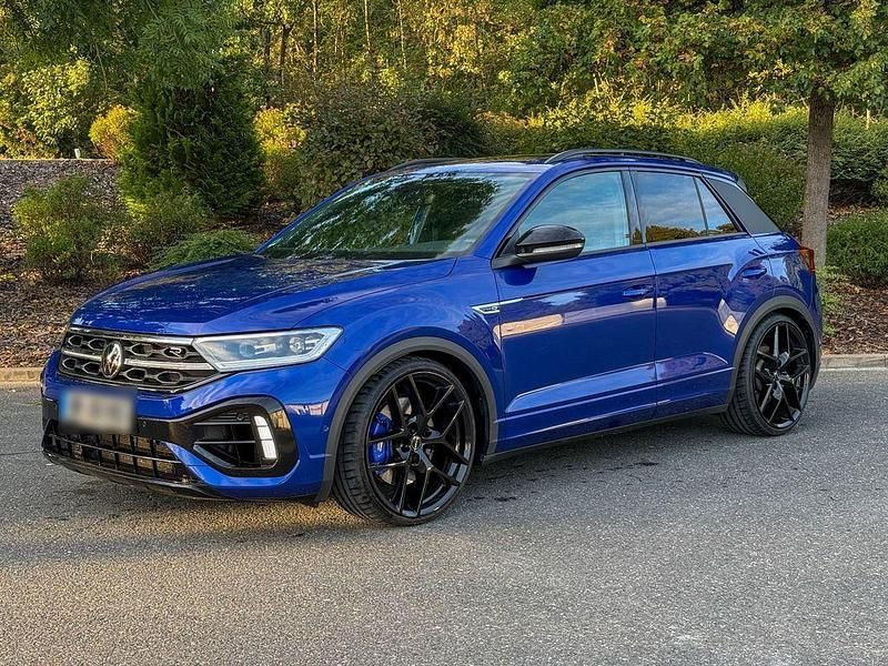 Blau Gebraucht 2024 VW T-Roc R SUV | 35.970 € (Fairer Preis) - Bild 1/4