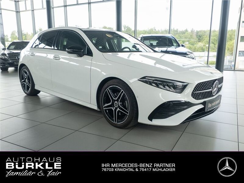 Weiß Gebraucht 2023 Mercedes A180 Advanced Plus Limousine | 34.350 € (Teuer) - Bild 1/4