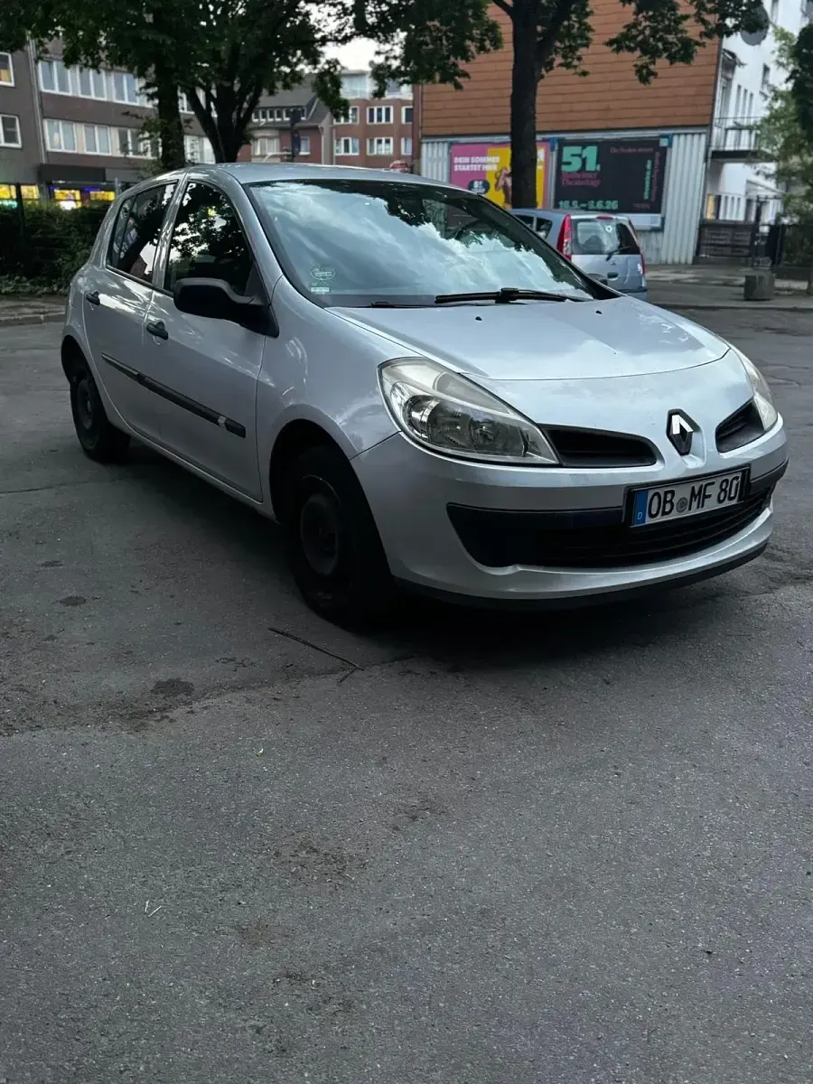 Brugt Renault Clio II 75 HK (55 kW) 2007 Sølv Hatchback