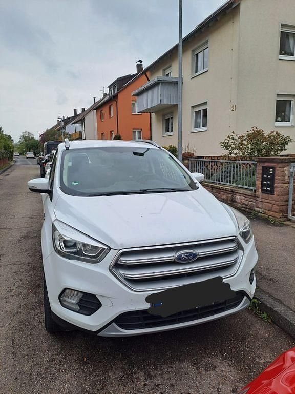 Gebraucht Ford Kuga 150 PS (110 kW) 2019 Weiß SUV