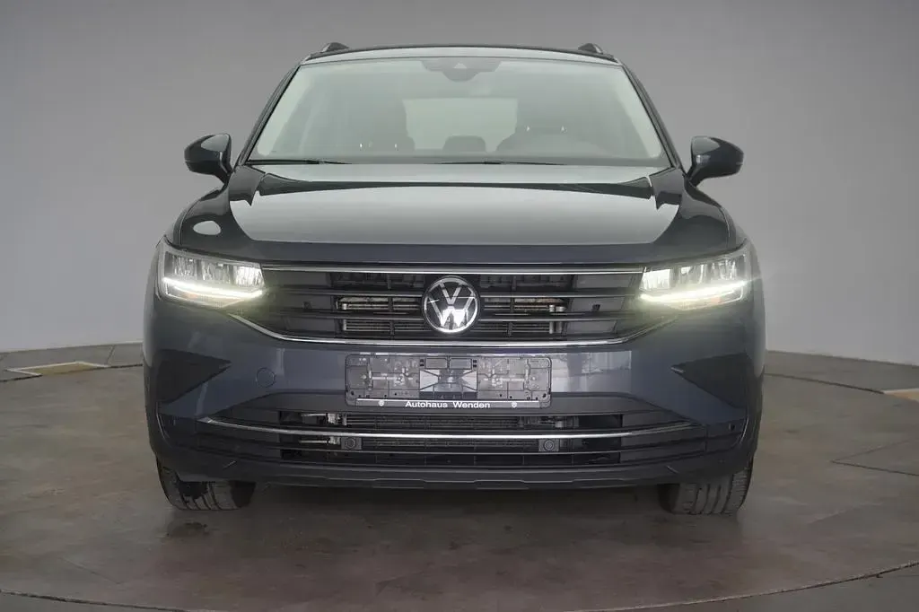 Gebraucht VW Tiguan Life 200 PS (147 kW) 2023 Grau SUV