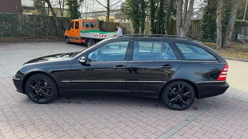 Gebraucht Mercedes C320 224 PS (164 kW) 2007 Schwarz Kombi