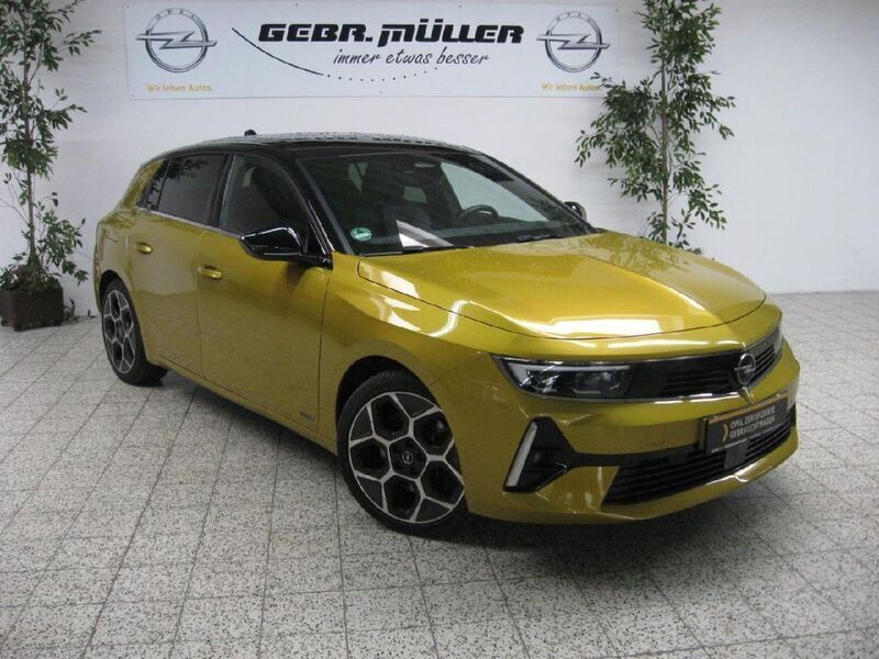 Gelb Gebraucht 2022 Opel Astra Ultimate Limousine | 23.900 € (Etwas zu teuer) - Bild 1/4